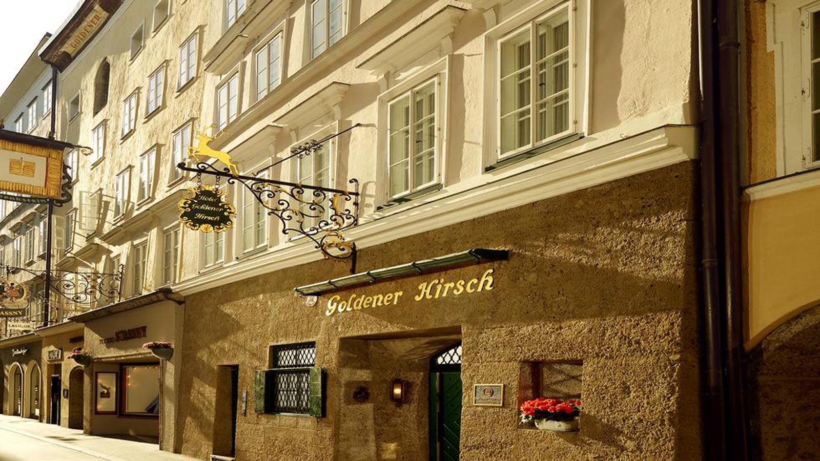 Aussenansicht-Hotel-golder-Hirsch-Salzburg-2
