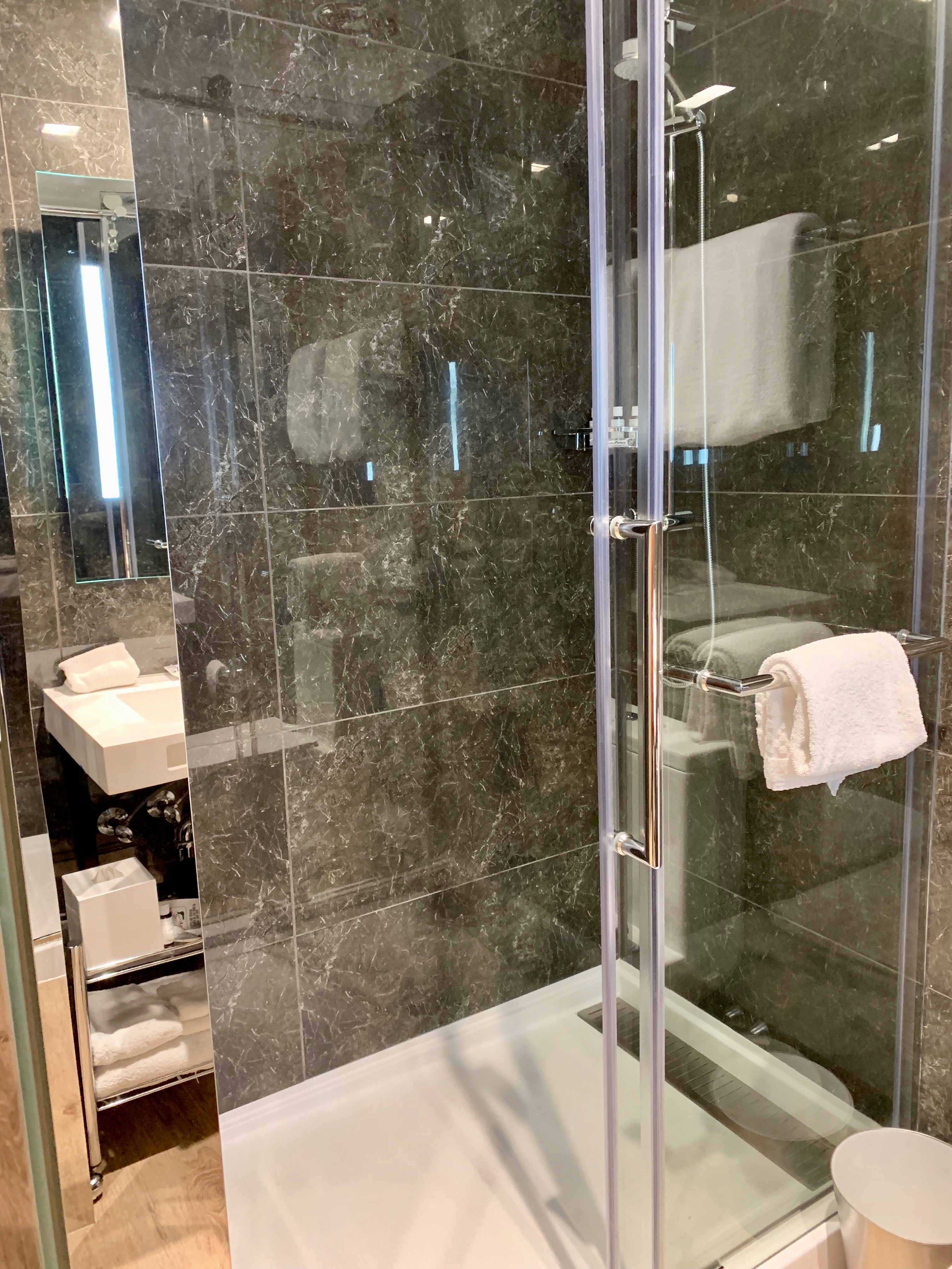 AC Hotel Shower