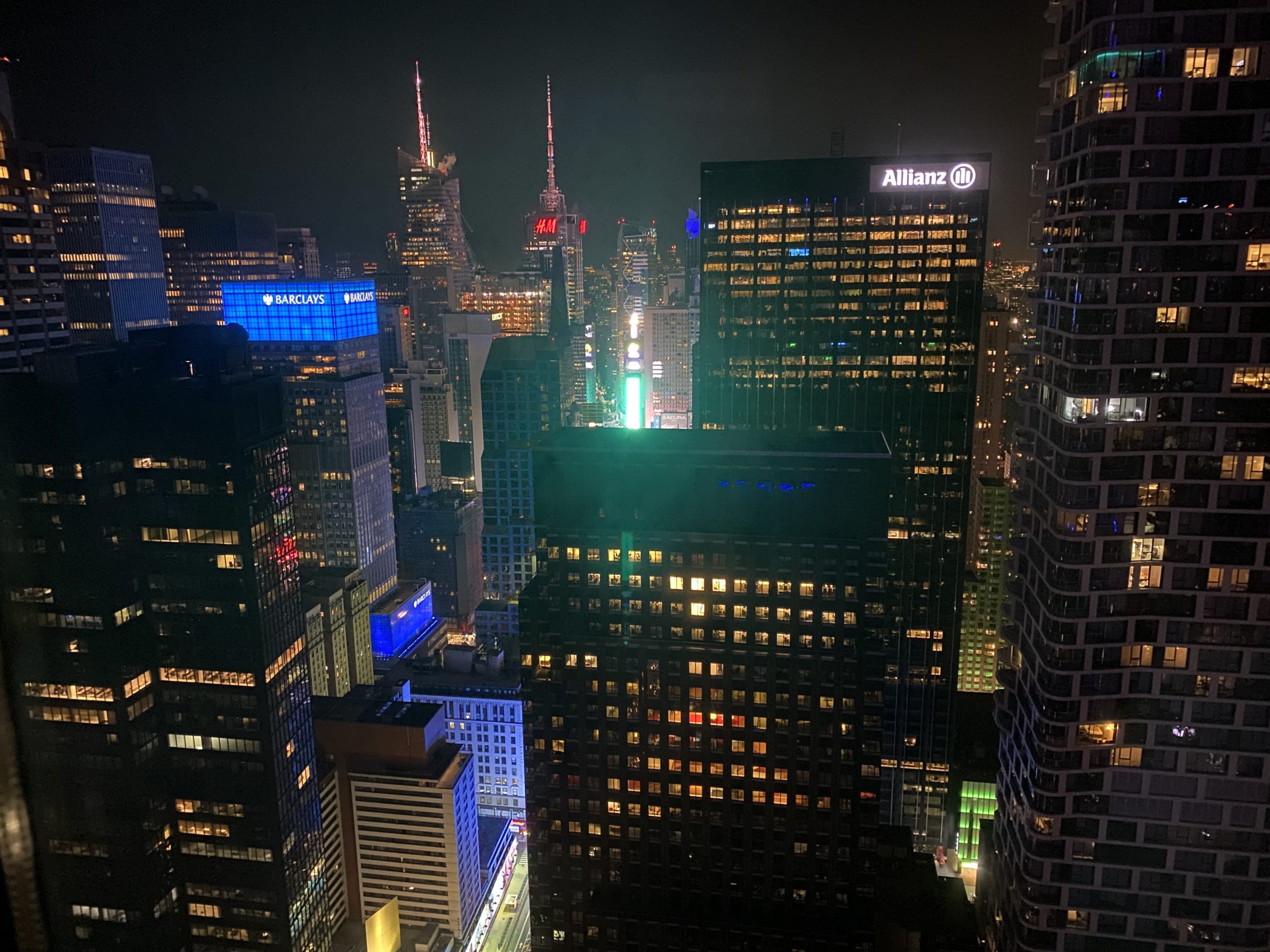 a city skyline at night