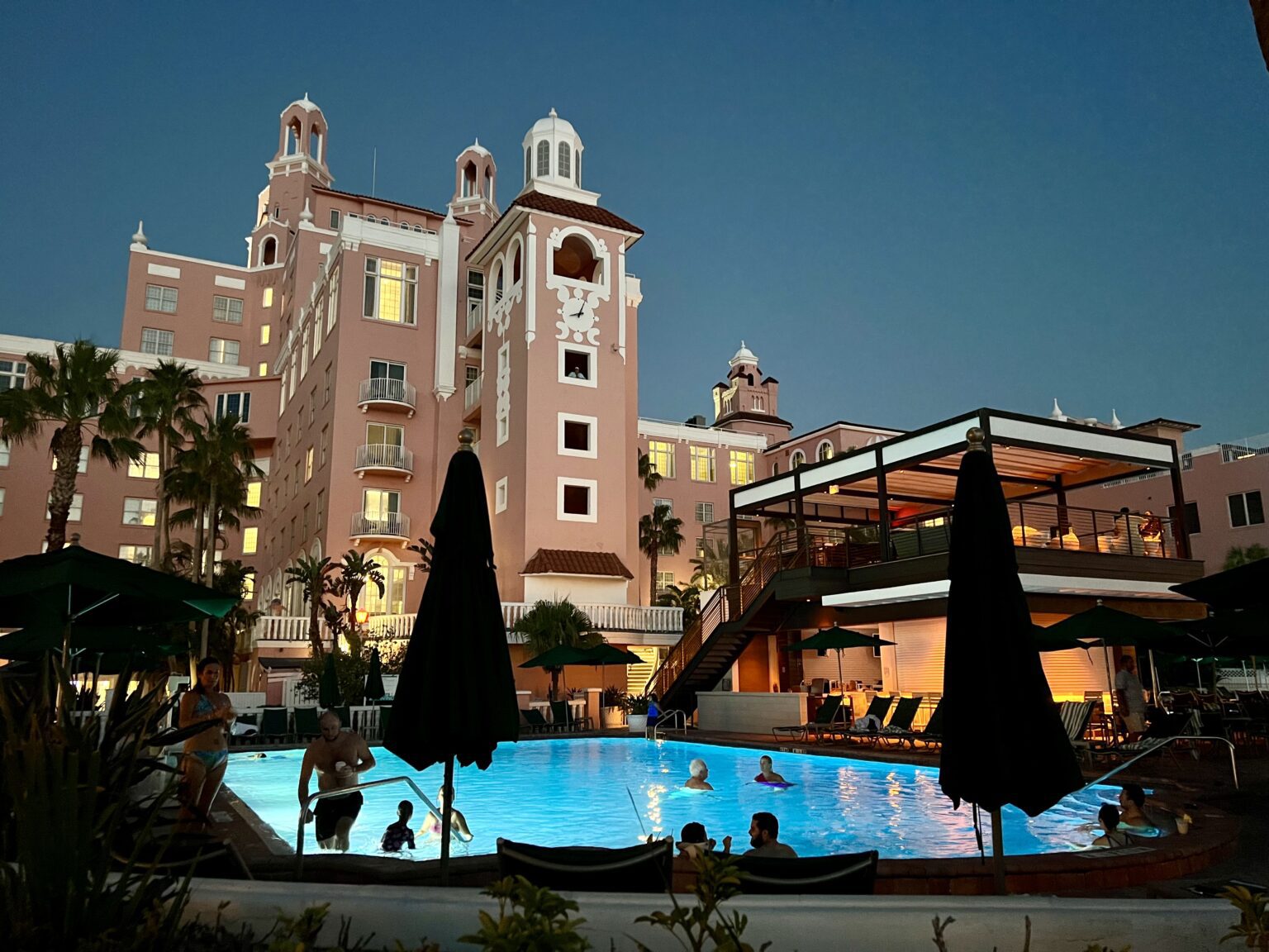 AMEX Hotel Collection vs. Chase Luxury Hotel & Resort Collection Which