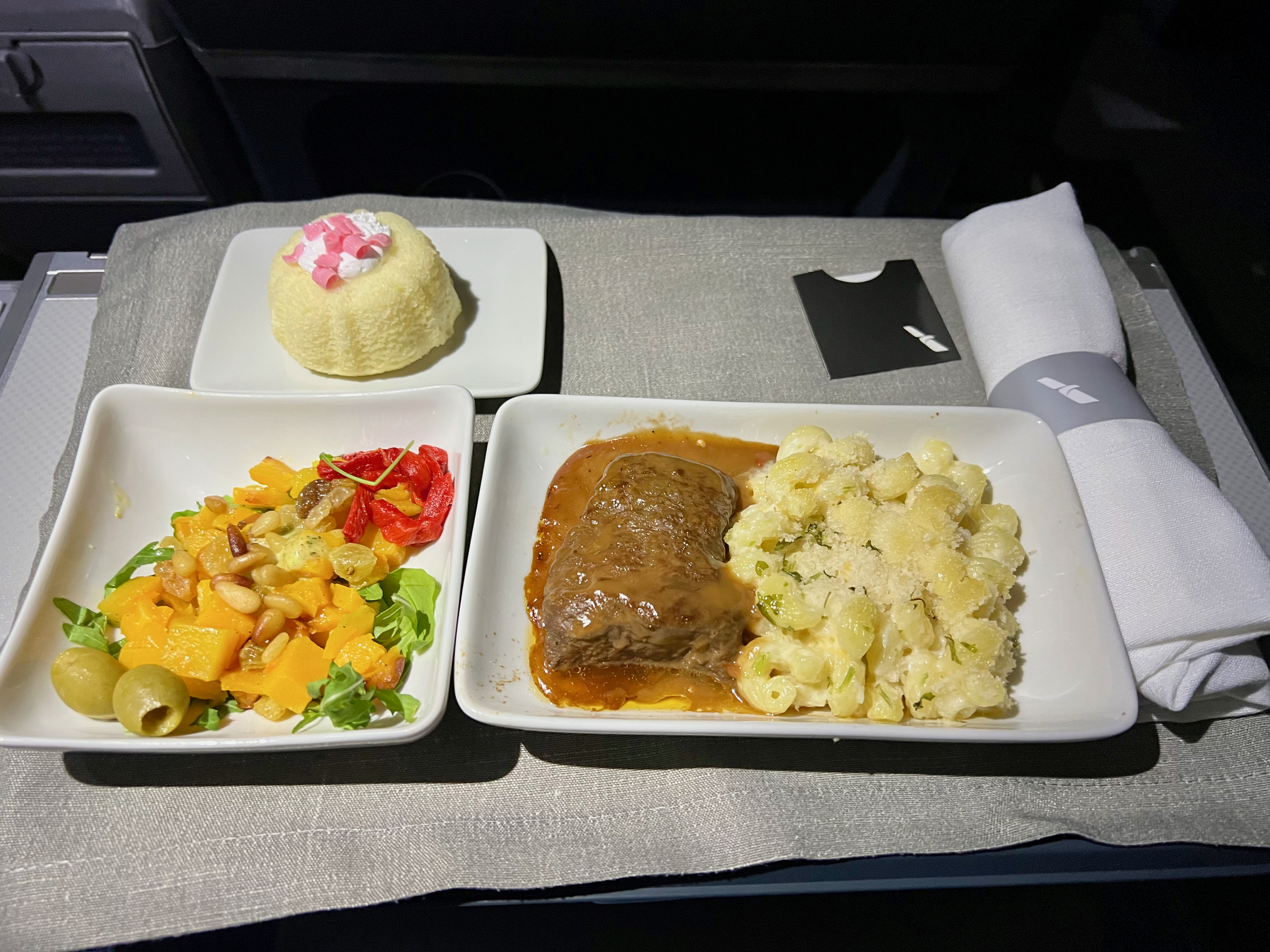 American Airlines First Class short ribs with mac and cheese