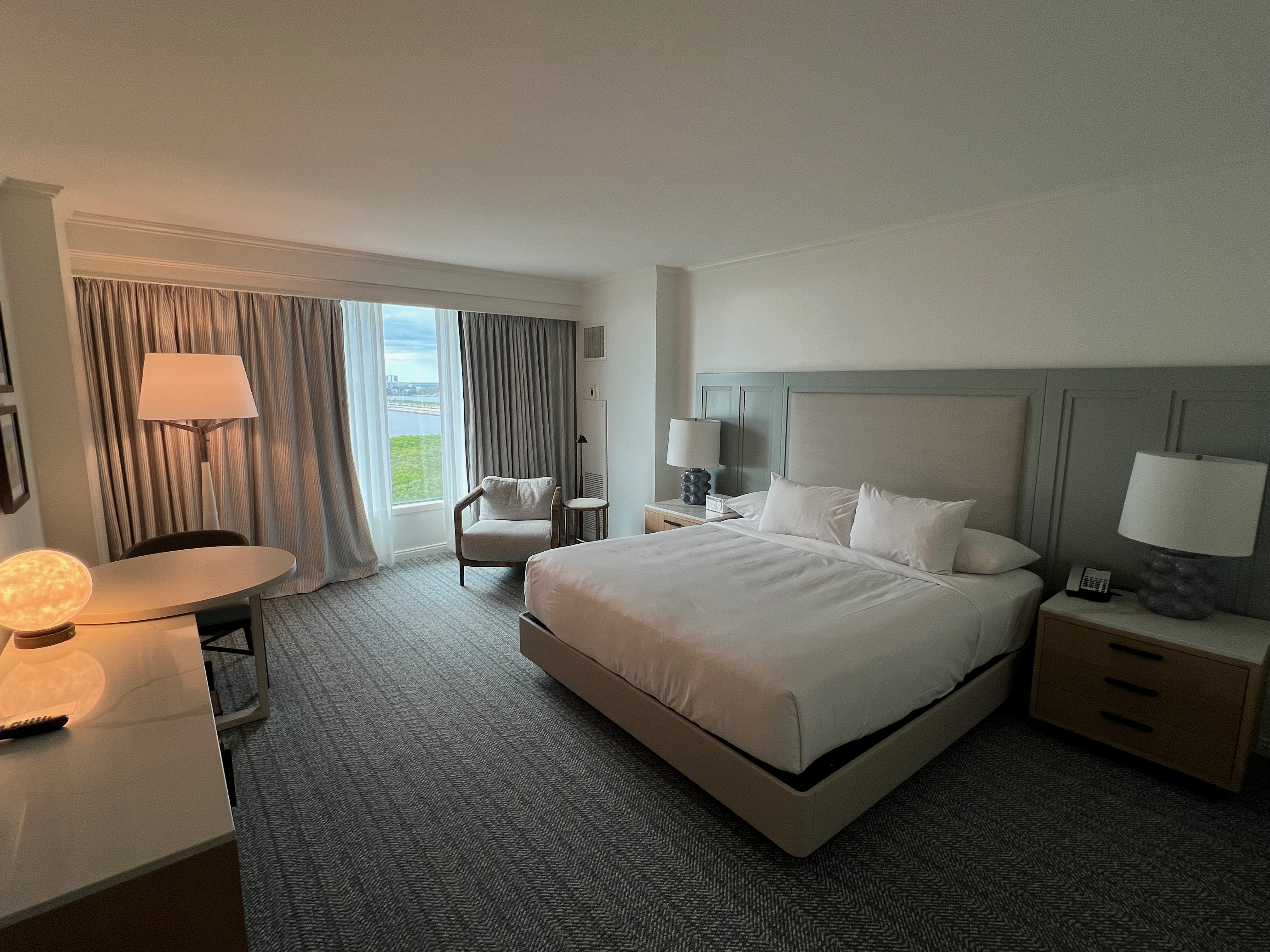 Guest room with bed and seating area at the Grand Hyatt Tampa Bay